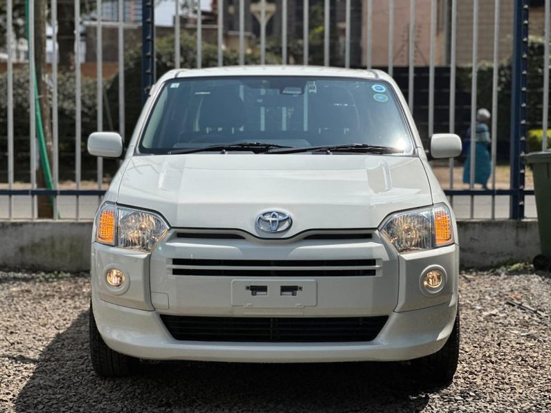 
								Toyota Succeed TX-G full									