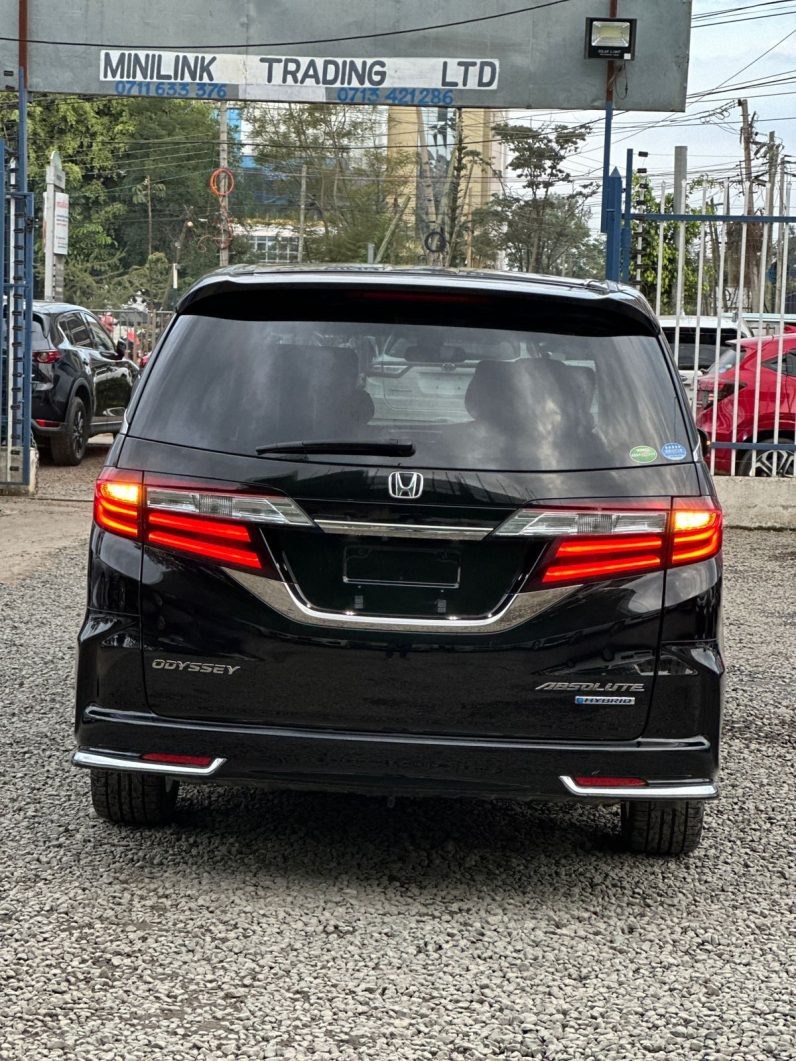 
								Honda Odyssey Absolute full									