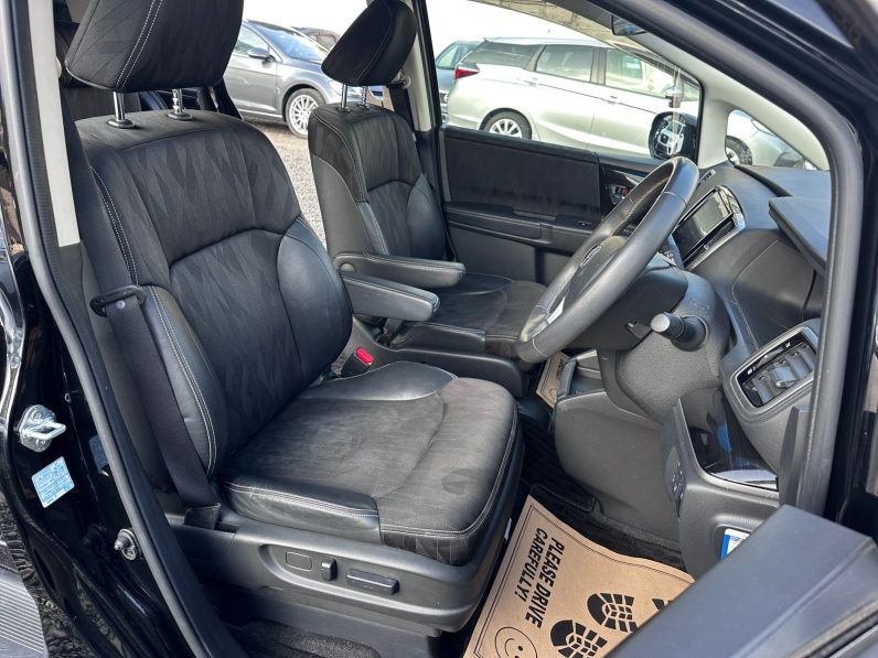 
								Honda Odyssey Absolute full									