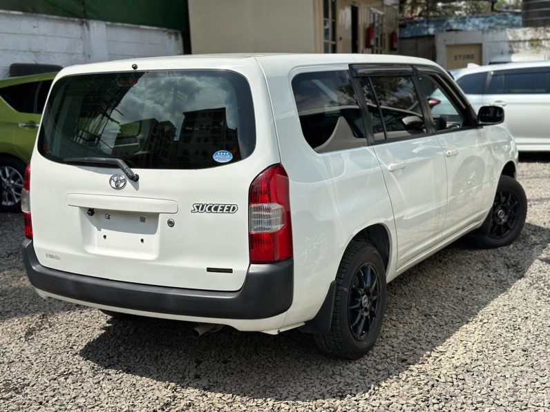 
								Toyota Succeed TX-G full									