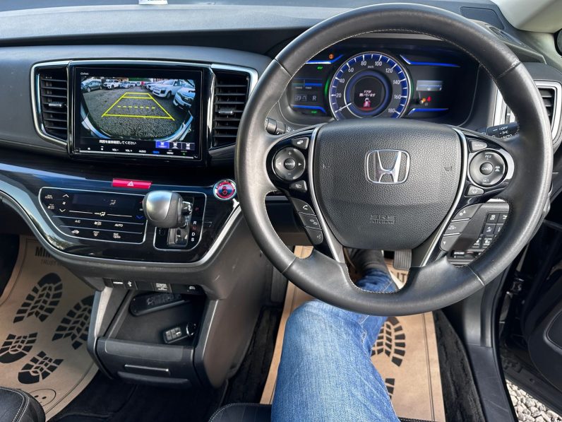 
								Honda Odyssey Absolute full									