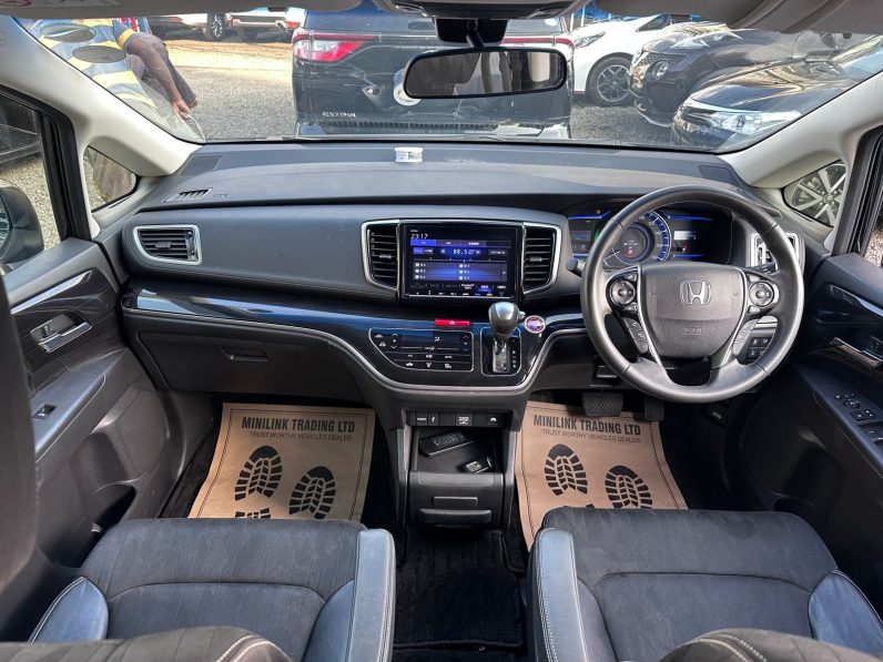 
								Honda Odyssey Absolute full									