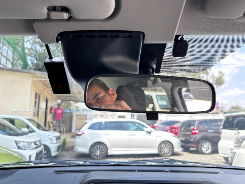 
								Toyota Succeed TX-G full									