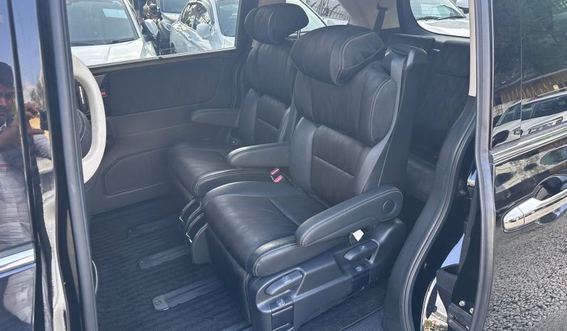 
								Honda Odyssey Absolute full									