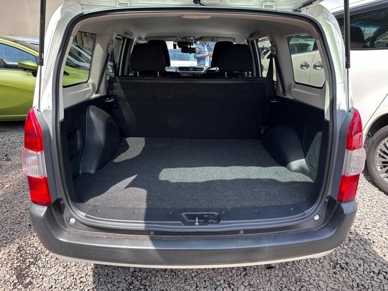 
								Toyota Succeed TX-G full									