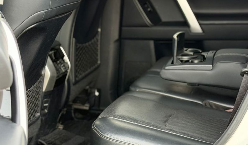 
								Toyota LandCruiser Prado TX-L full									