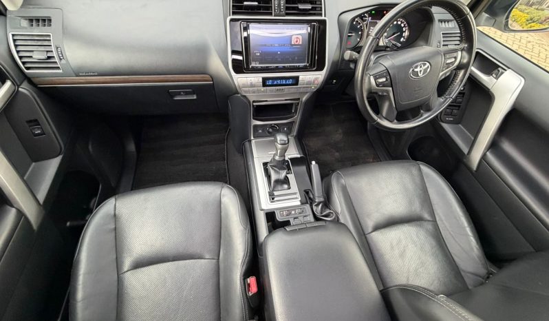 
								Toyota LandCruiser Prado TX-L full									