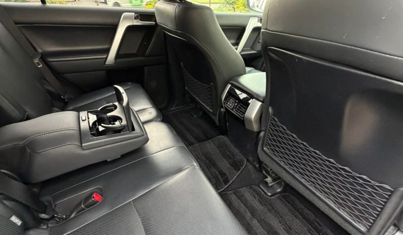 
								Toyota LandCruiser Prado TX-L full									