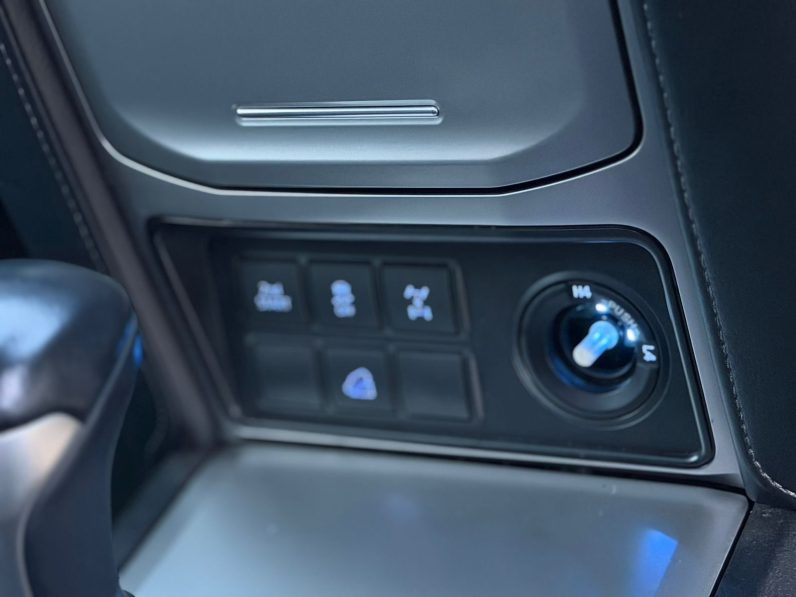 
								Toyota Land Cruiser Prado TXL full									