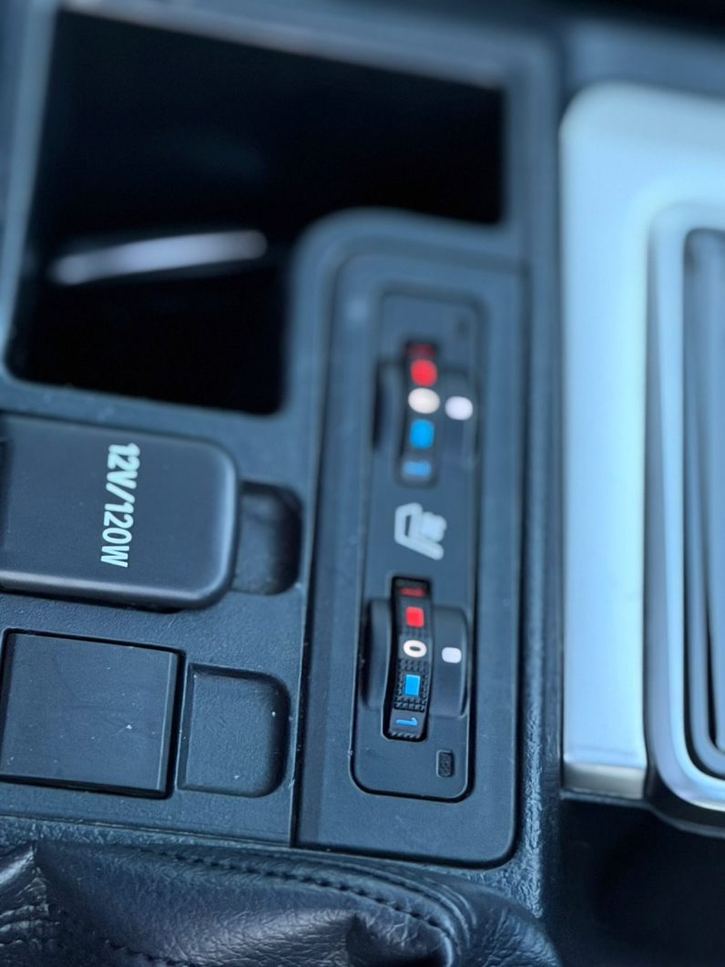 
								Toyota Land Cruiser Prado TXL full									