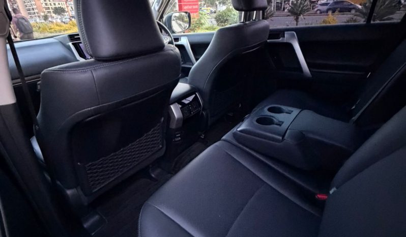 
								Toyota Land Cruiser Prado TXL full									