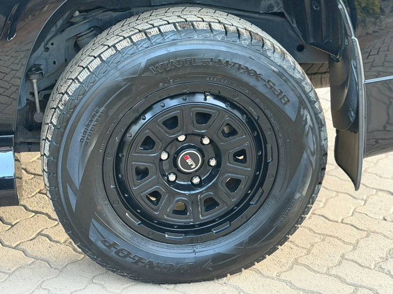 
								Toyota Land Cruiser Prado TXL full									