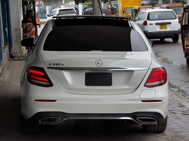 
								Mercedes Benz E350e full									