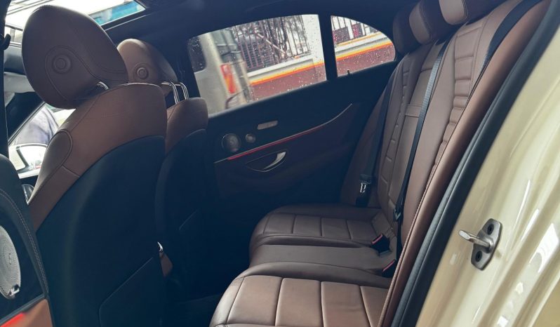 
								Mercedes Benz E350e full									