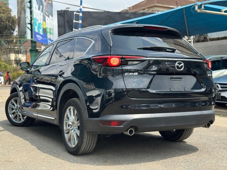
								Mazda CX-8 full									
