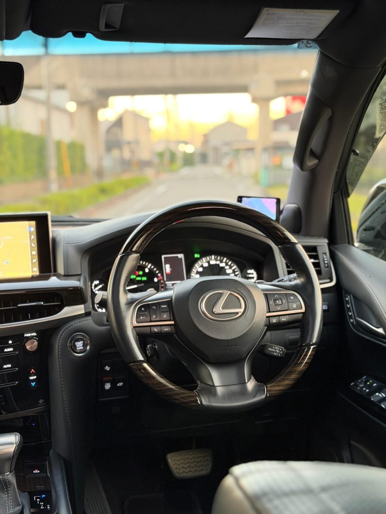 
								Lexus LX570 full									