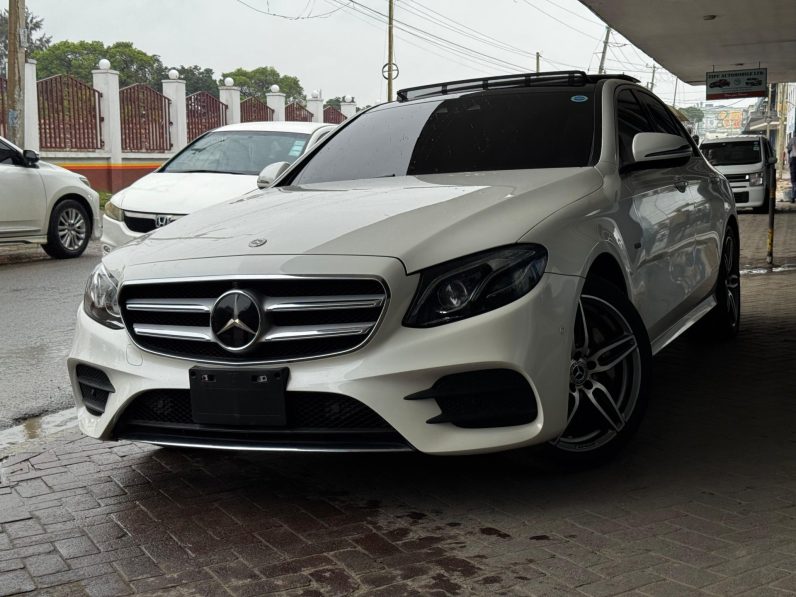 
								Mercedes Benz E350e full									