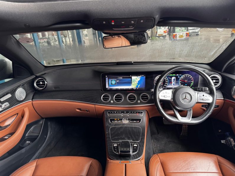 
								Mercedes Benz E350e full									