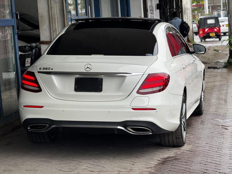 
								Mercedes Benz E350e full									