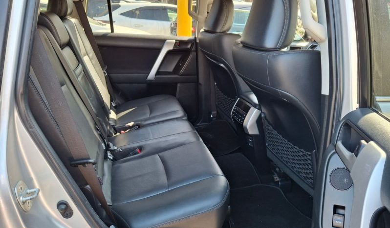 
								Toyota LandCruiser Prado Kakadu full									