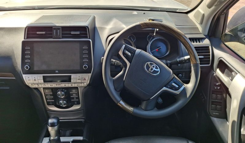 
								Toyota LandCruiser Prado Kakadu full									