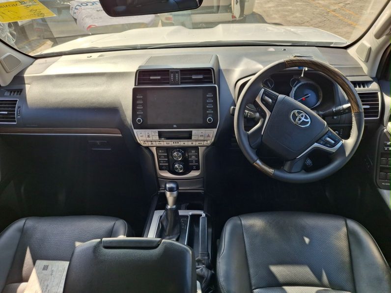 
								Toyota LandCruiser Prado Kakadu full									