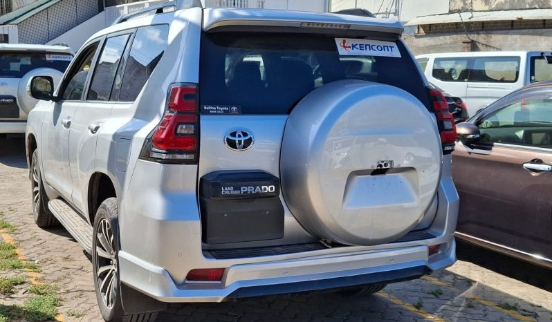 
								Toyota LandCruiser Prado Kakadu full									