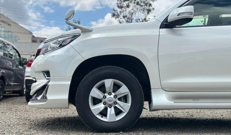 
								Toyota LandCruiser Prado TX full									