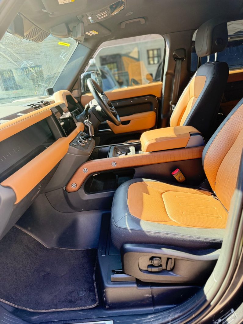 
								Land Rover Defender full									