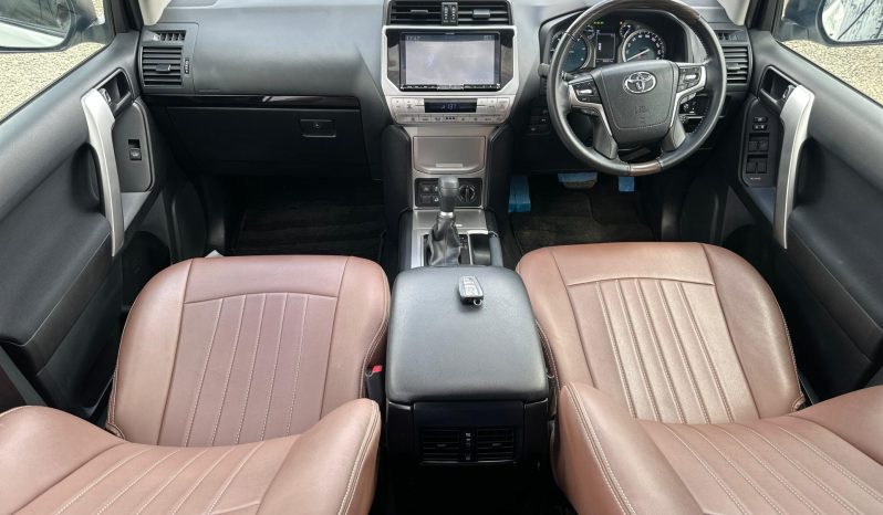 
								Toyota LandCruiser Prado TX full									