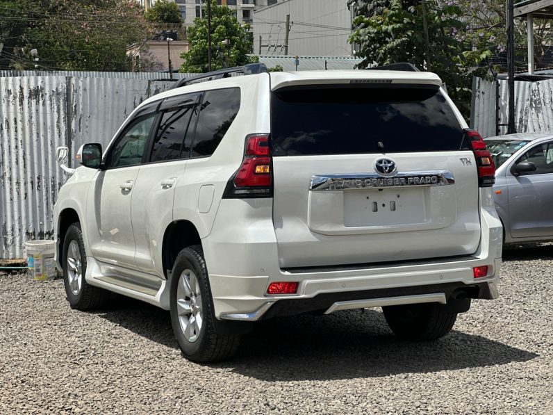 
								Toyota LandCruiser Prado TX full									