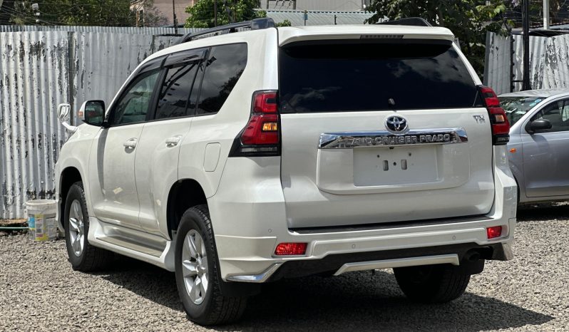 
								Toyota LandCruiser Prado TX full									