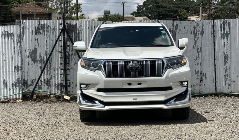 
								Toyota LandCruiser Prado TX full									