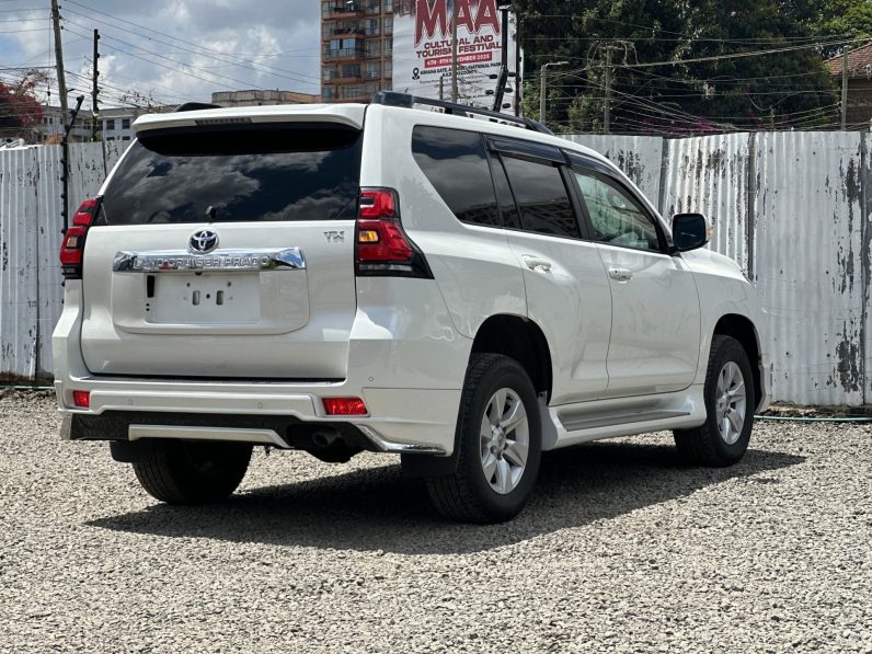 
								Toyota LandCruiser Prado TX full									