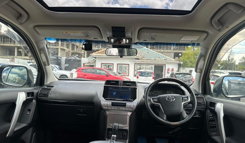 
								Toyota LandCruiser Prado TX full									