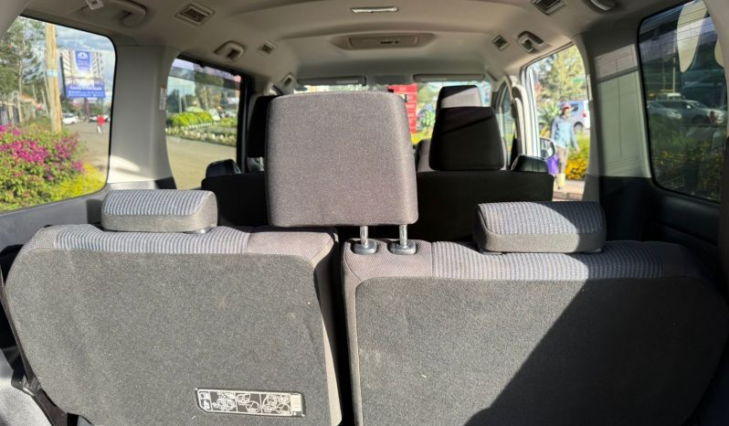 
								Toyota Noah full									