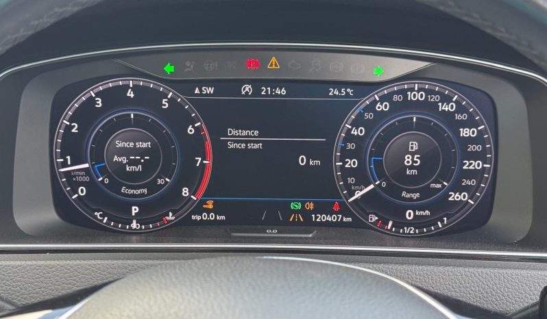 
								Volkswagen Golf TSI full									