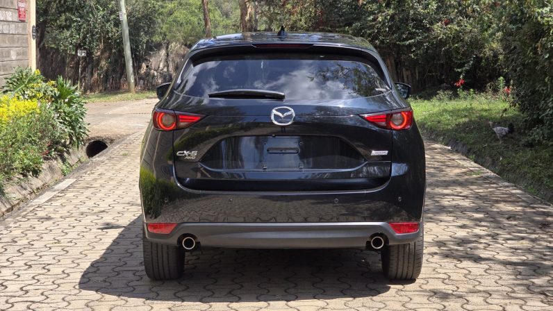 
								Mazda CX-5 full									