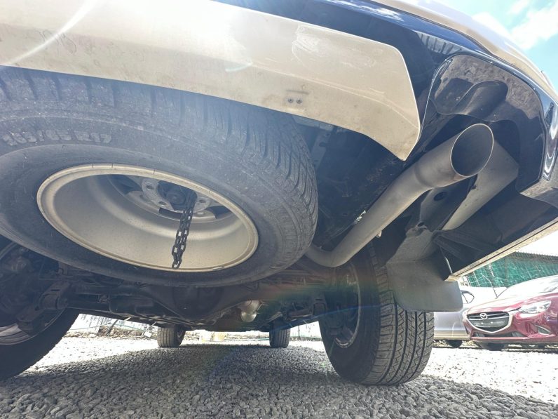 
								Toyota Land Cruiser Prado Tx full									