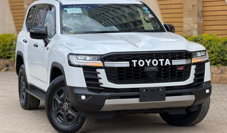 
								Toyota Land Cruiser LC300 full									