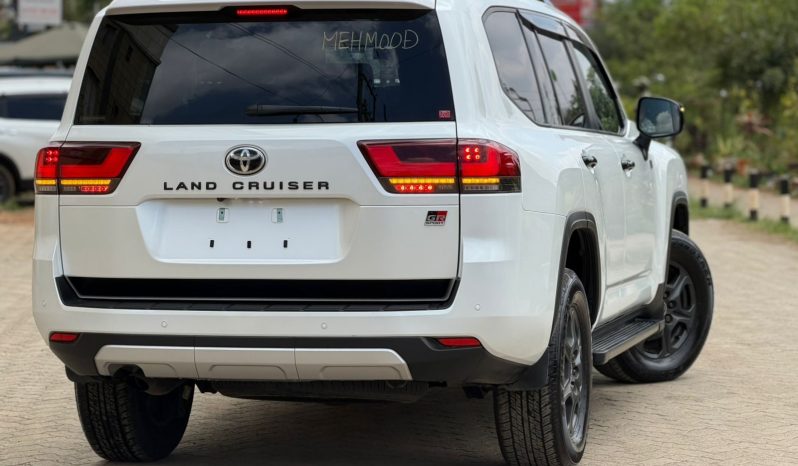 
								Toyota Land Cruiser LC300 full									