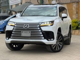 Lexus LX600