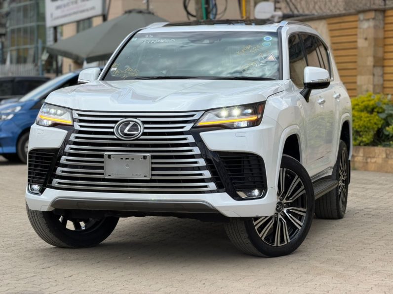 
								Lexus LX600 full									