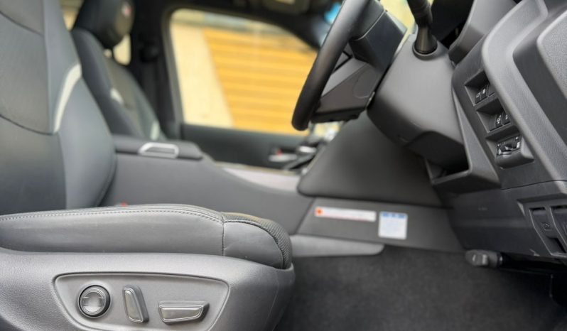 
								Toyota Land Cruiser LC300 full									