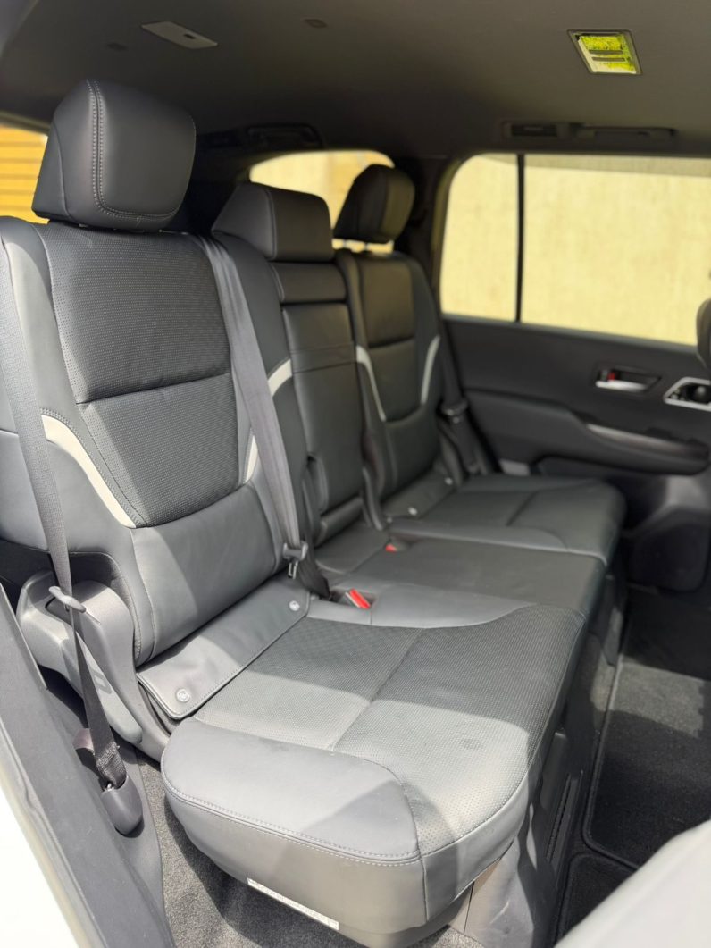 
								Toyota Land Cruiser LC300 full									