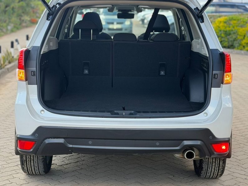 
								Subaru Forester Sk9 full									