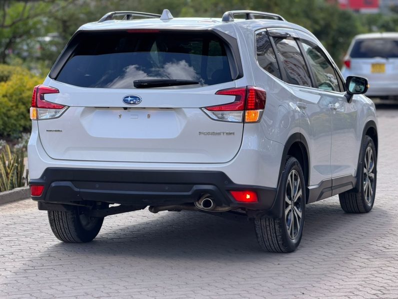 
								Subaru Forester Sk9 full									