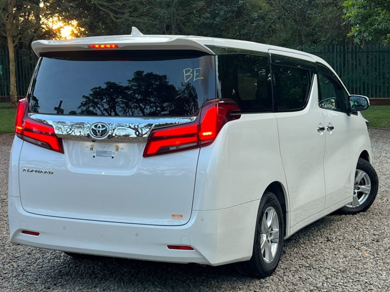 
								Toyota Alphard full									