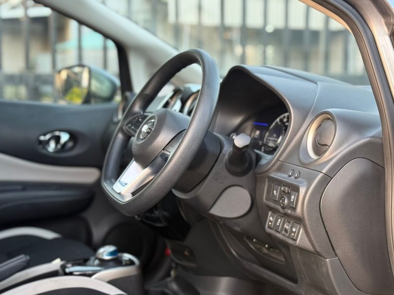 
								Nissan Note Epower full									