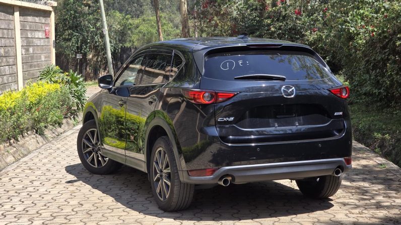 
								Mazda CX-5 full									